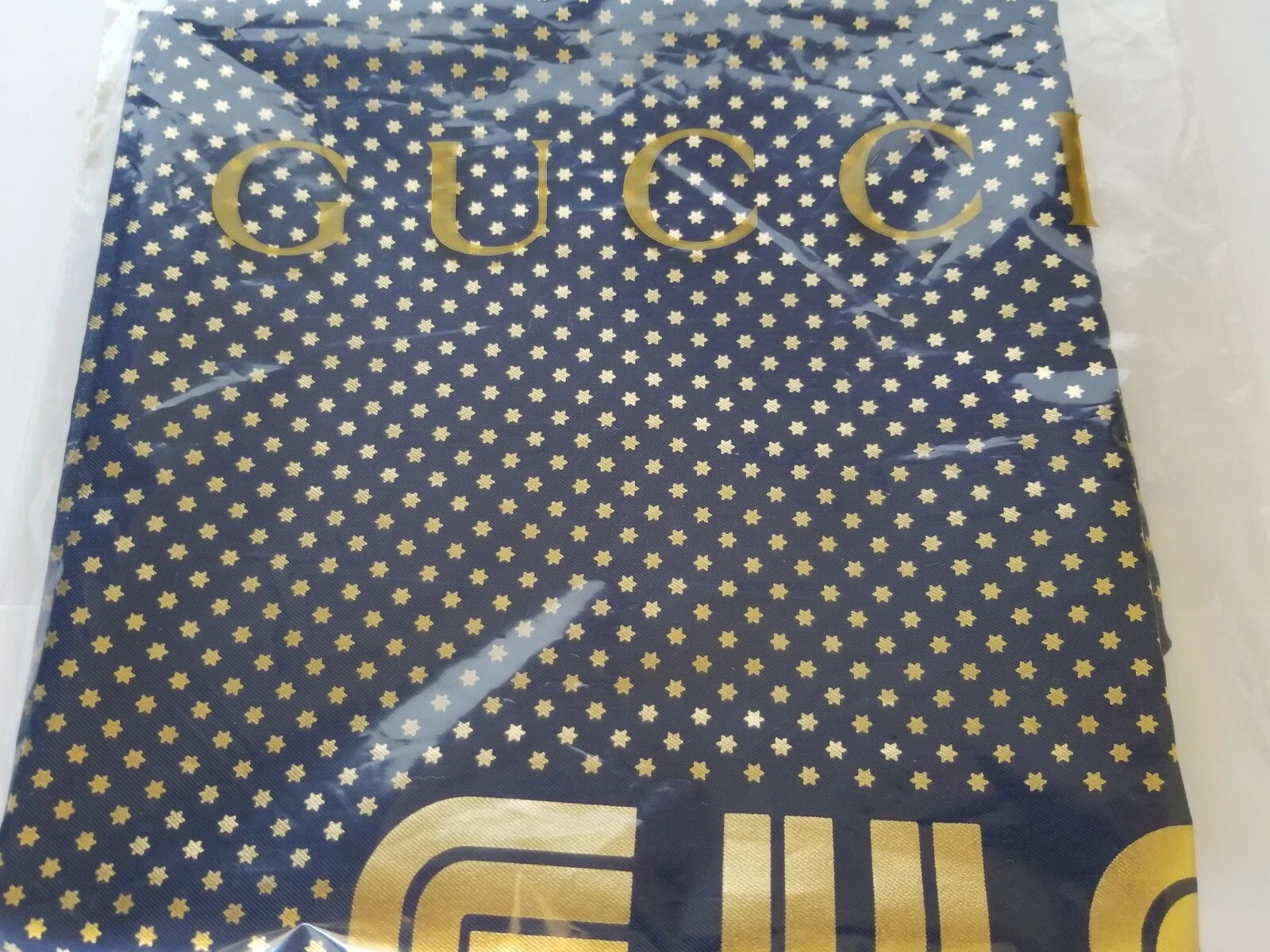Echarpe bleue neuve authentique Gucci 