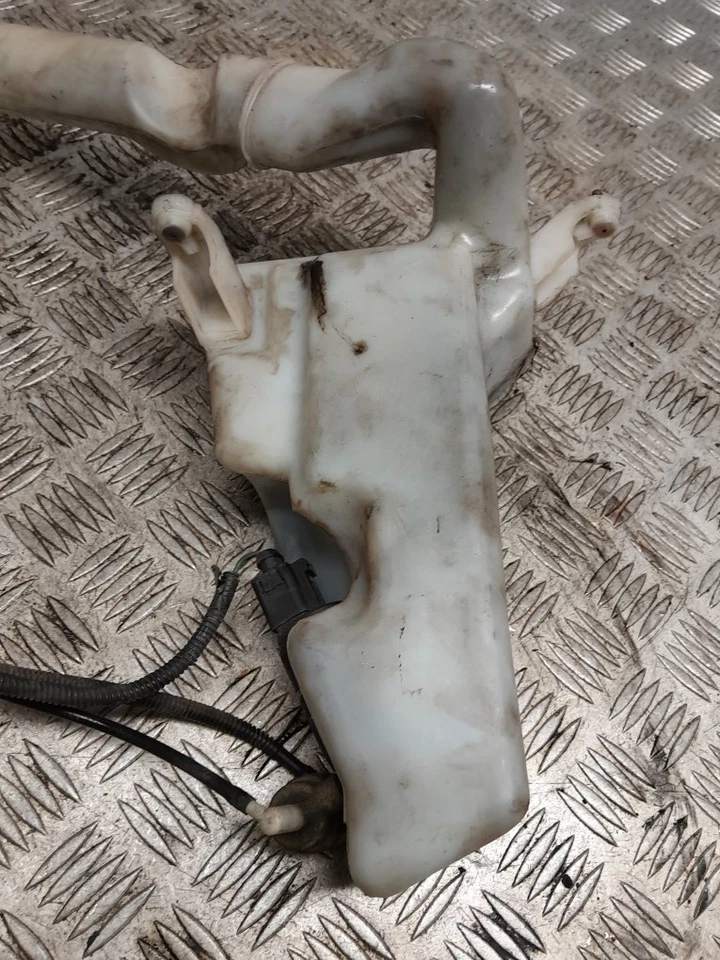 VOLKSWAGEN FOX WASHER BOTTLE AND MOTOR 6Q0955453 2005-2011 - Image 2 of 4