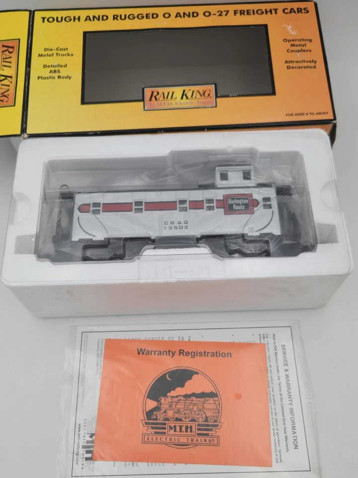 MTH Rail King 30-77027 Burlington Route Offset Steel Caboose - Lighted - CB&Q - Image 2 of 4