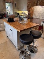 Moveable Solid Wood Kitchen Island/Peninsular with Cupboard space and fitted bin
