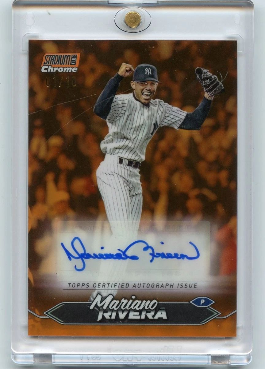 Topps Mariano Rivera Autographed Baseball Sports Trading Cards
