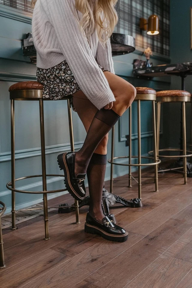 No Nonsense Mujer Rodilla Transparente Alto Valor Plus, Negro Medianoche - Paquete de 8 Pares Foto 4 de 4