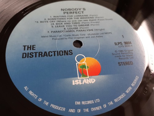 THE DISTRACTIONS - NOBODY'S PERFECT LP 1980 ISLAND RECORDS EX+ - Picture 5 of 7
