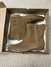 G.H. Bass Cindy Boots Chestnut