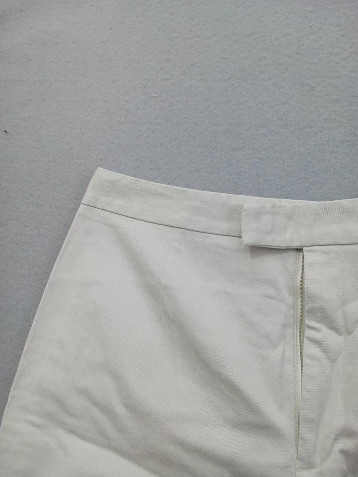 Dockers Women Shorts Size 16W White Cotton Stretch Mid Rise - Image 2 of 4