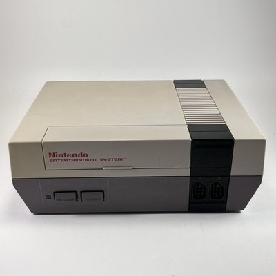 1985 Original NES Console Nintendo System NES-001, Powers On Parts Or Repair