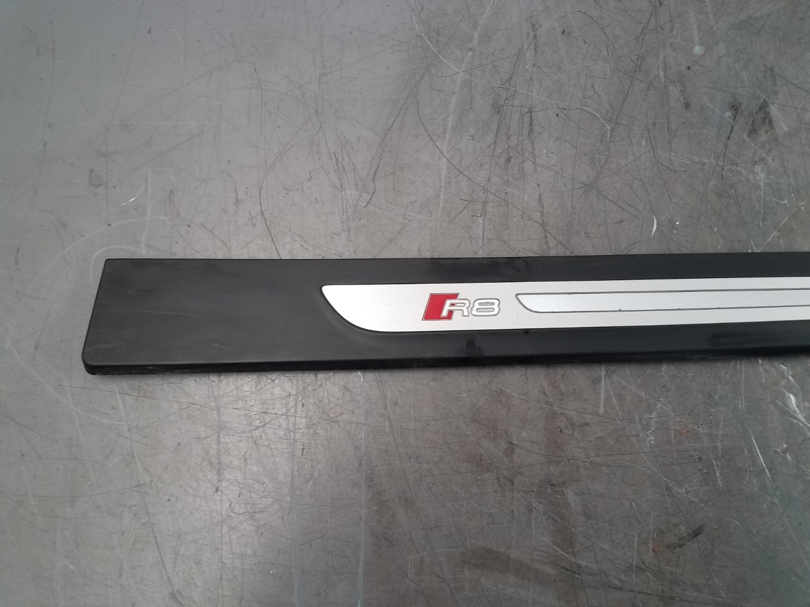 2017 Audi R8 V10 Plus Spyder Right Door Sill Scuff Plate #4720 CA2