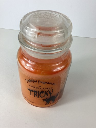 Yankee Candle Halloween TRICKY Frightful Fragrance 22 Oz Jar Hard To Find Rare - Picture 10 of 10