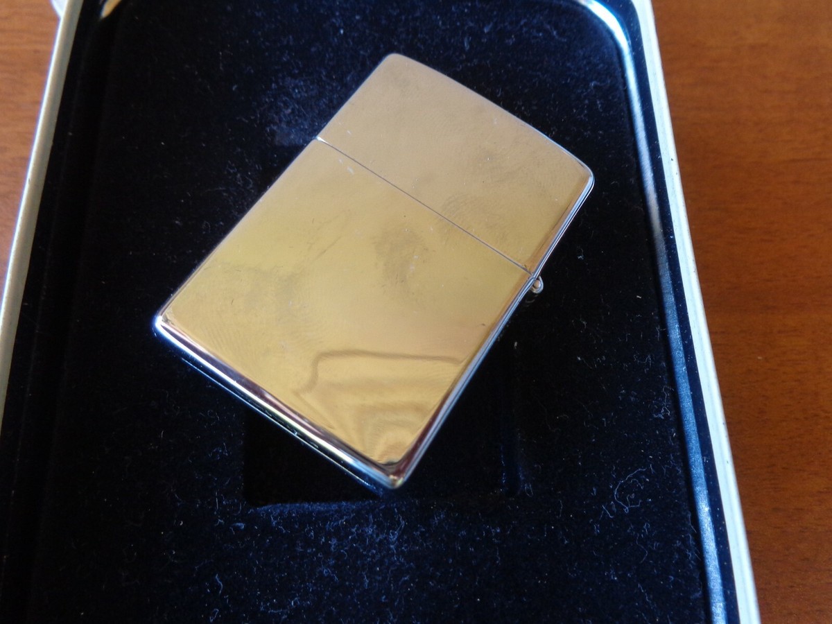 RARE ZIPPO LIGHTER 1935 THE VARGA GIRL WINDY 1993 COTY