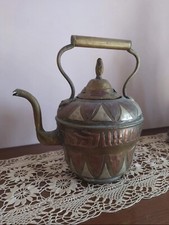 Antica Teiera Araba in Rame Decorata