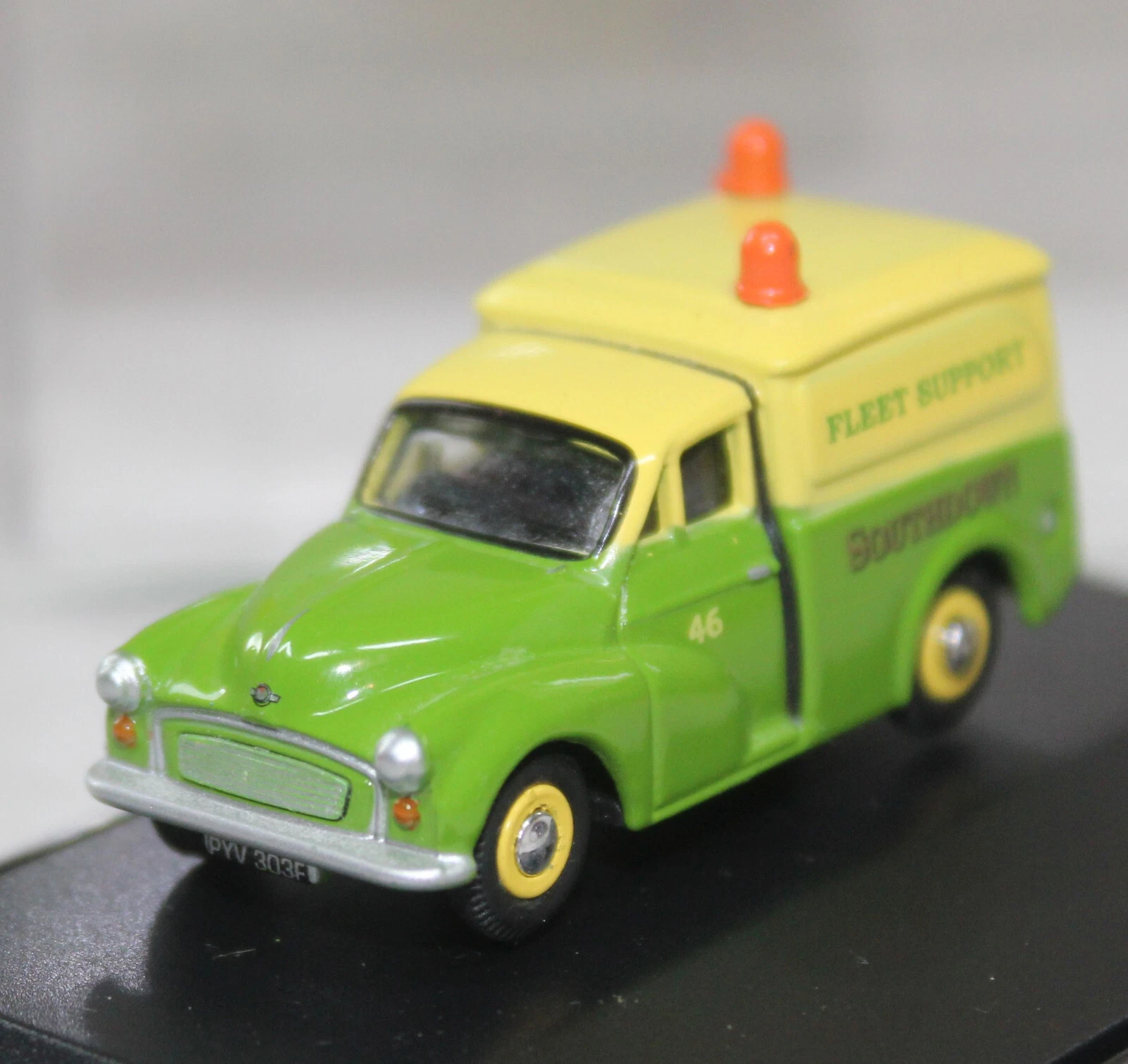 VANS OXFORD DIECAST 76MM021 MORRIS MINOR VAN SUPPORTO FLOTTA AUTOBUS SOUTHDOWN 1:76