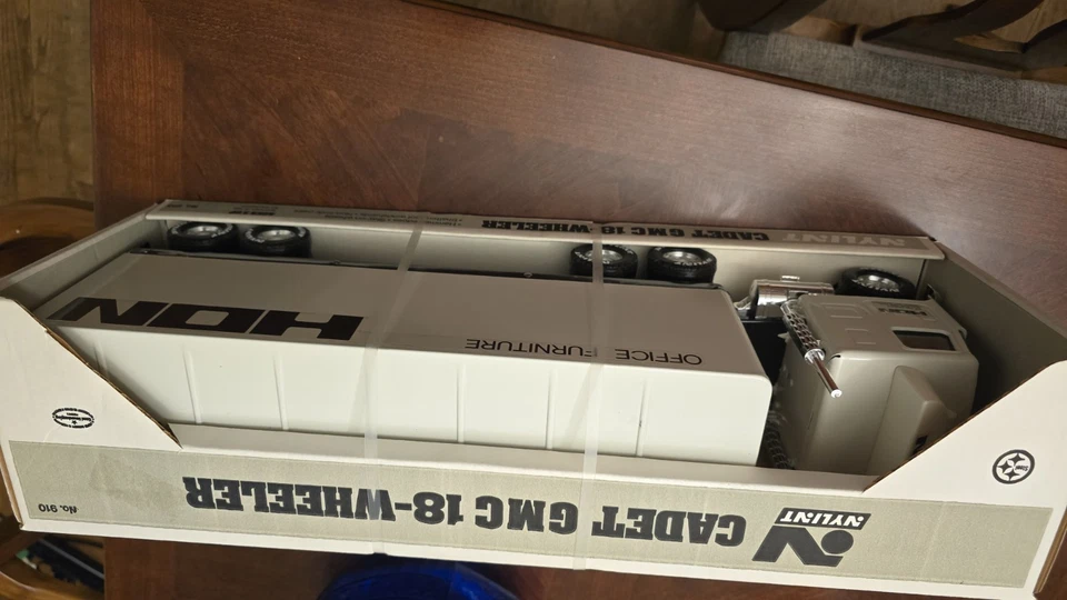 Vintage Nylint, GMC 18 Wheeler, Hon Office Furniture, Semi Truck, 911-Z,NIB - Image 4 of 4