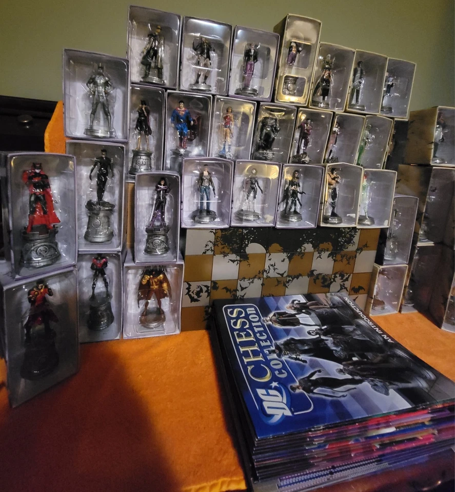 Colección de ajedrez Eaglemoss DC con tablero de ajedrez 3D completo nunca jugado con Foto 2 de 4