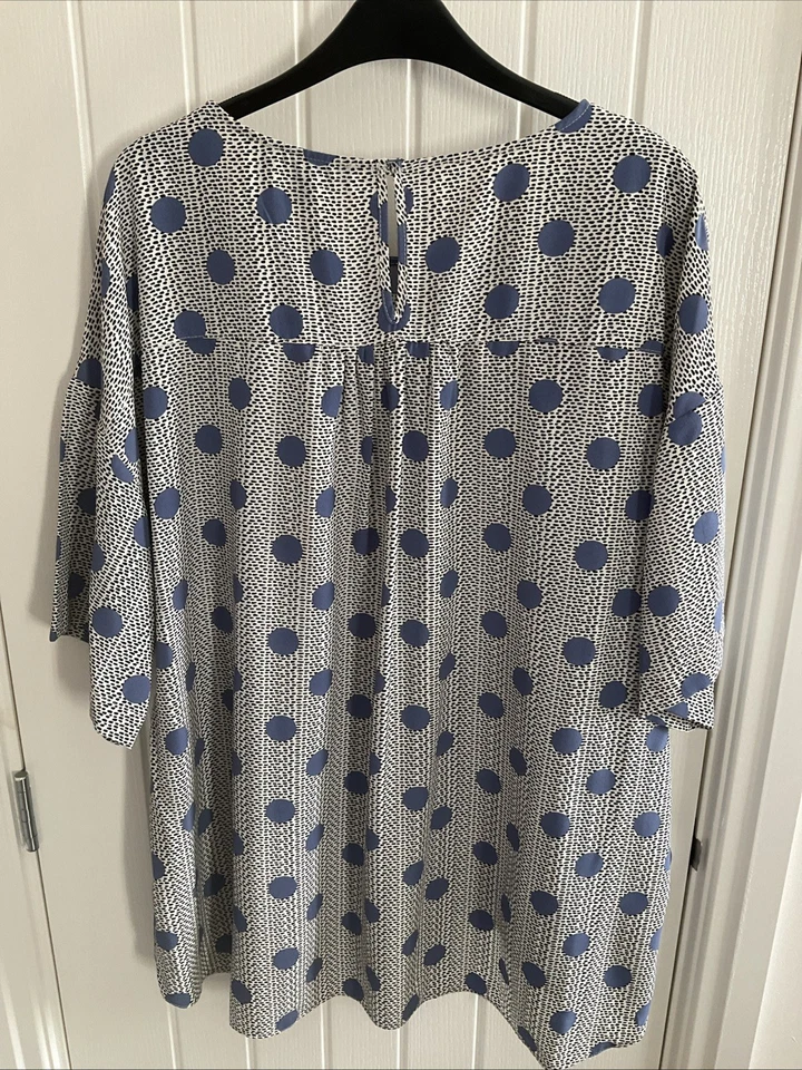 Primark Women's Polka Dot Top Size 18 - Image 3 of 3
