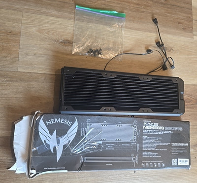 Hardware Labs Black Ice Nemesis 360GTS Radiator, 3x Arctic Fans (w/ small dent)