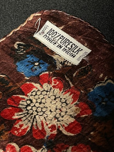 100% Fine Silk Scarf made in India - Picture 2 of 2