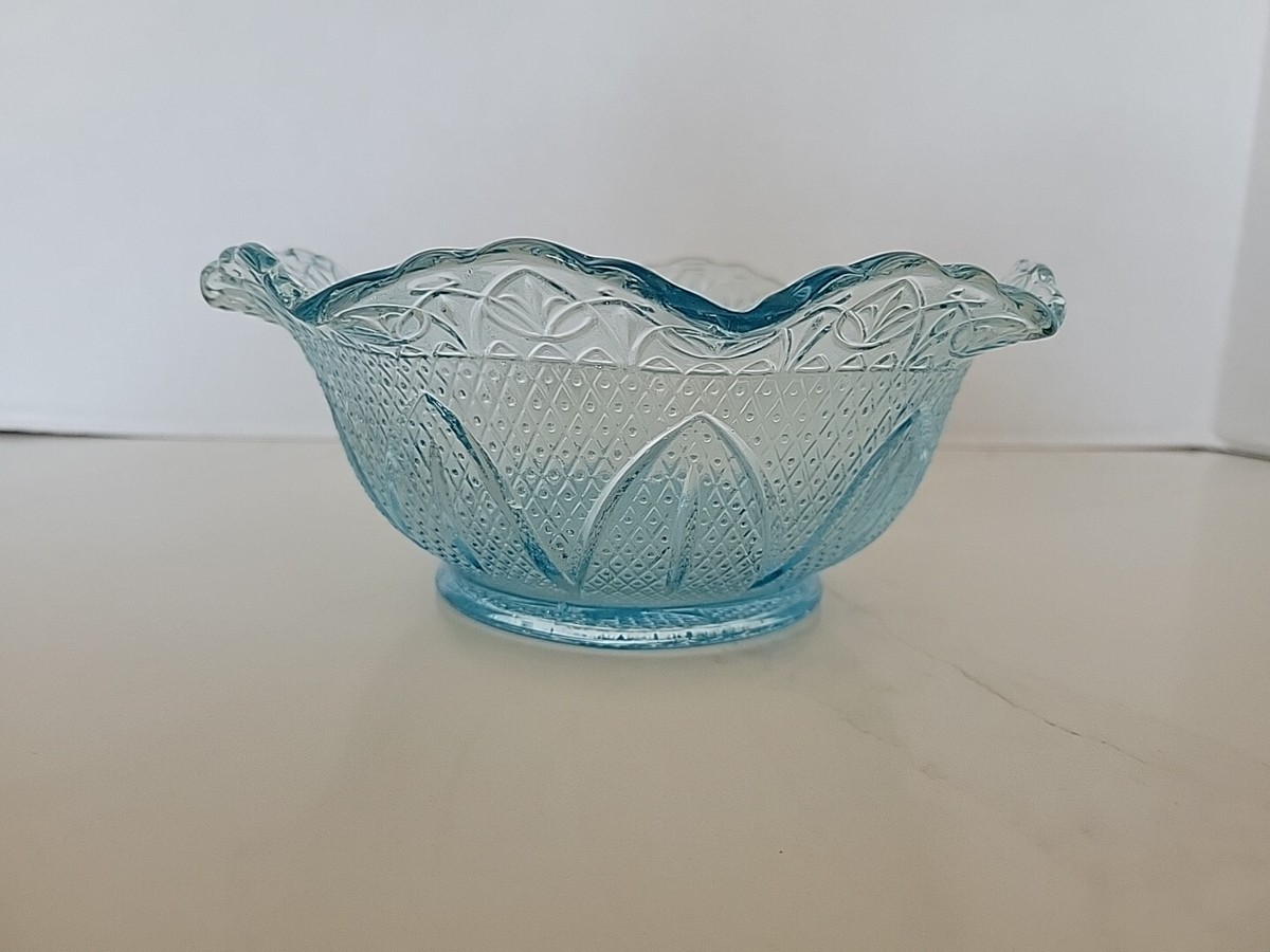 Vintage Fenton Ice Blue Ruffled Edge Bowl With STAR Bottom 7