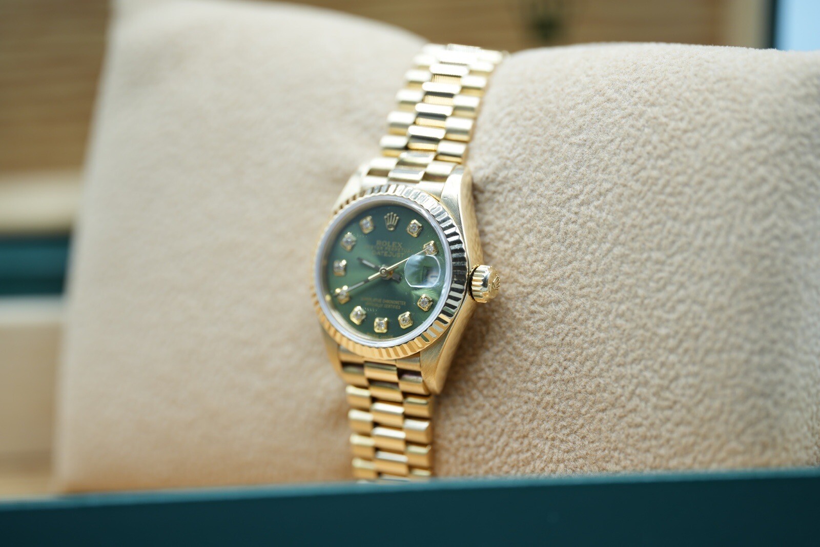 Ladies 18ct Yellow Gold Rolex Datejust 26 69178 Custom Olive Green Diamond Dial image 4
