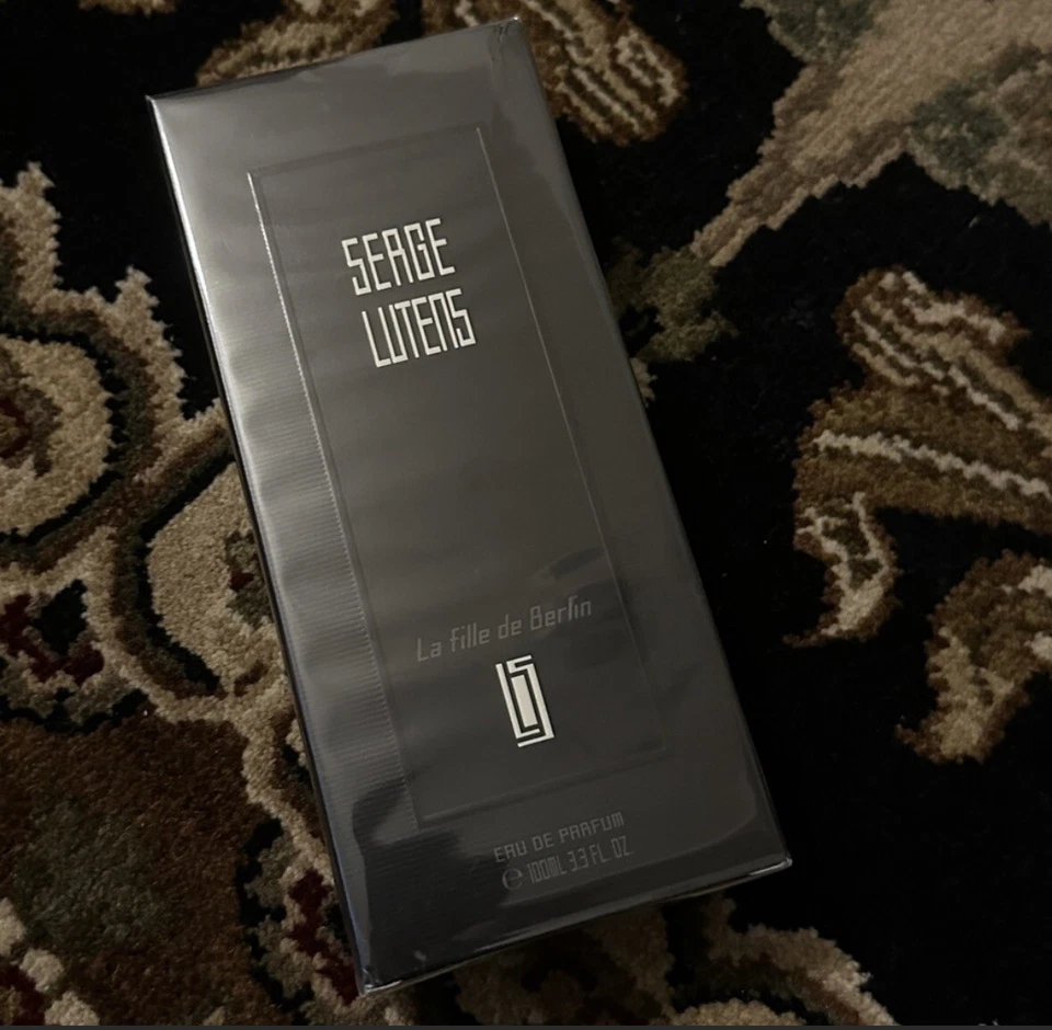 Serge Lutens Eau de Parfum La Fille de Berlin Nuevo 3.3 OZ Auténtico Foto 3 de 4