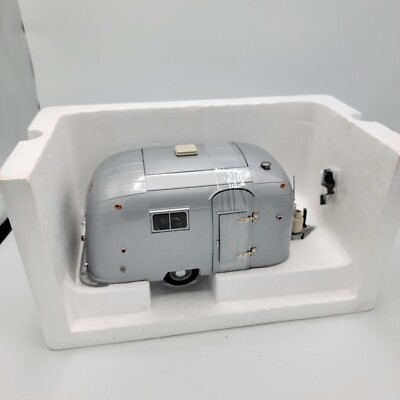 モーターシティクラシック1:18キャンパートレイラーエアストリーム Only One!! Airstream Trailer 1:18 Diecast Model Vehicle by