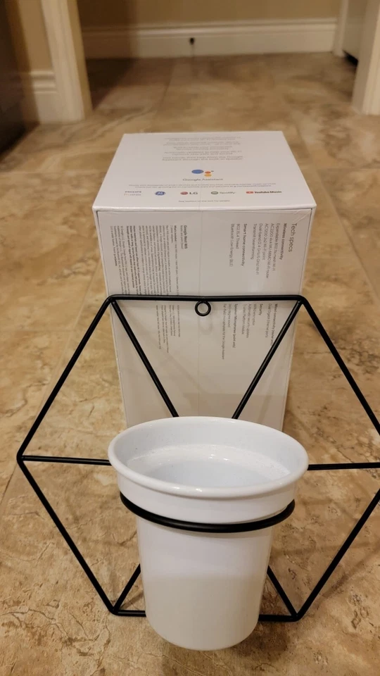 Maceta colgante de pared para plantas de metal blanco y negro para macetas interior exterior Foto 2 de 2