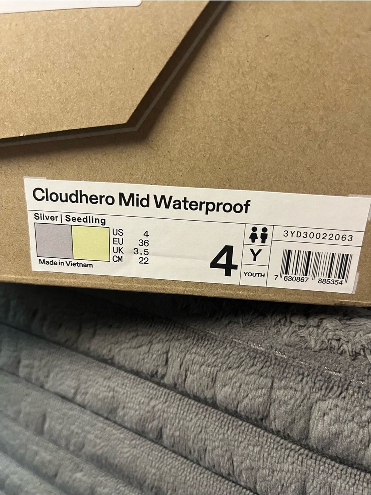On Cloud Cloudhero Waterproof Trail Shoe - Light Gray & Pale Yellow unisex image 5