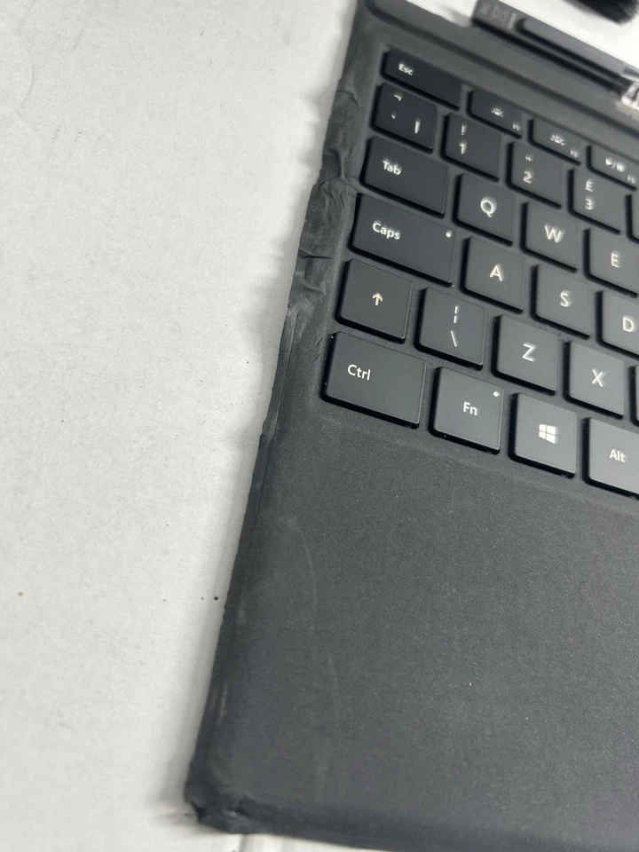 Microsoft  Surface Pro 4 5 6 7 7+ 7Plus Type Cover 1725  Backlit Keyboard (42B - Image 3 of 4