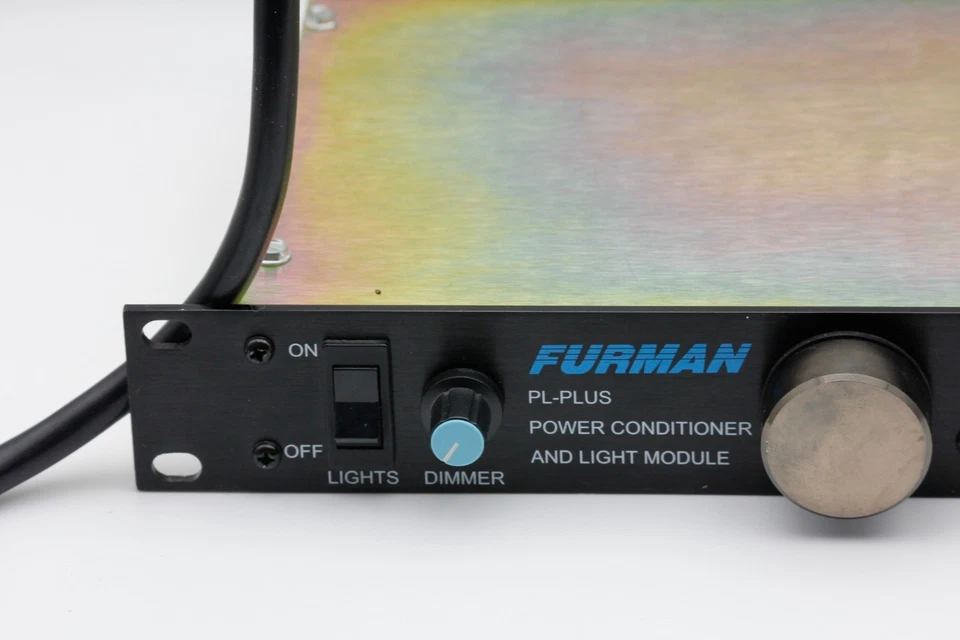 Furman PL-Plus, 8 Outlet Power Conditioner SMP  - Tested - Image 3 of 4