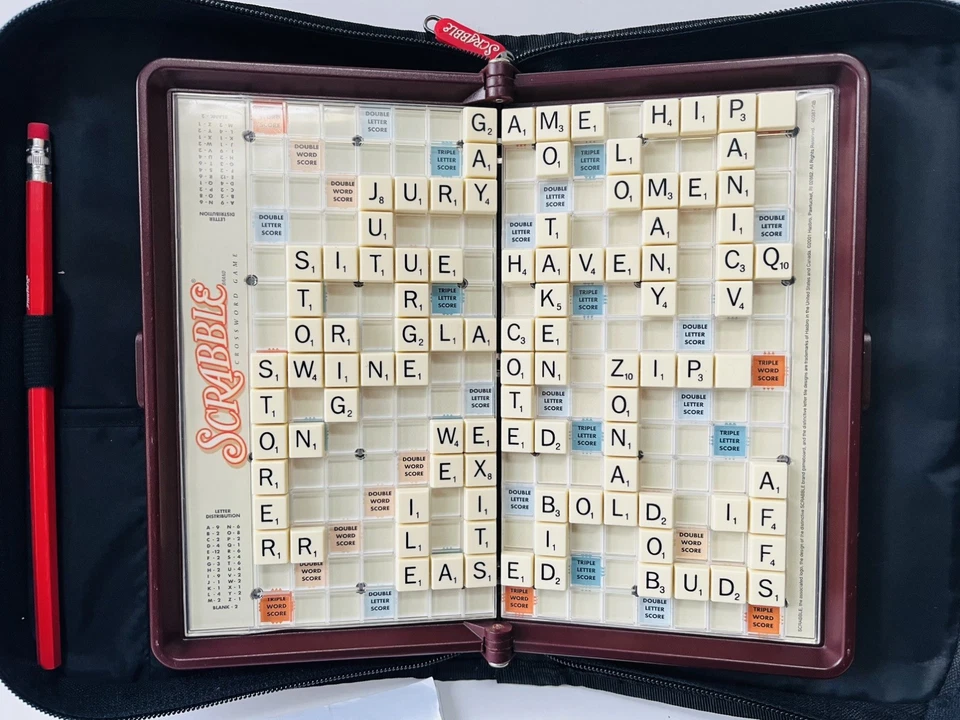 Scrabble Folio Edition Game Travel Zipper Case Hasbro Crossword Instructions VGC - Image 2 of 4