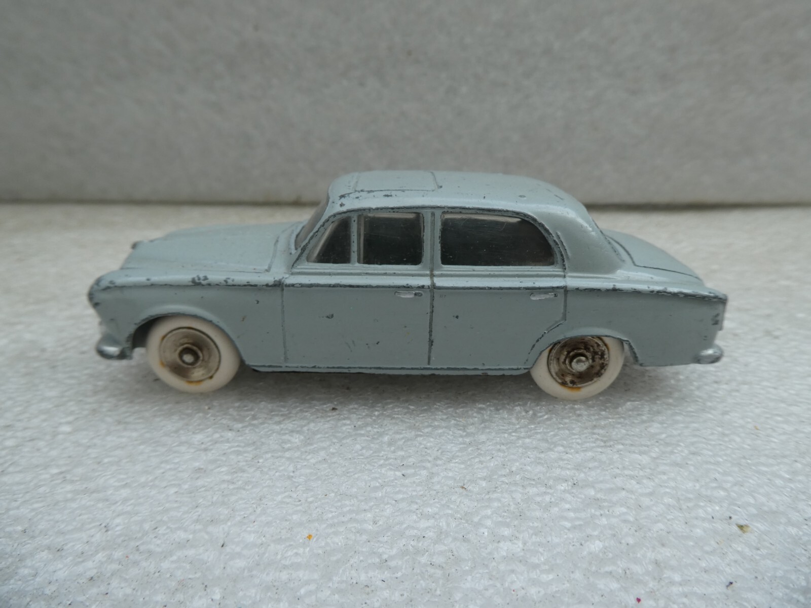 Dinky Ancien - Peugeot 403 Noire Et Dauphine Ivoire - Lot 1/43 Avec Boîtes