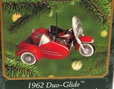 HALLMARK "1962 DUO-GLIDE" MINIATURE HARLEY-DAVIDSON MOTORCYCLE ORNAMENT