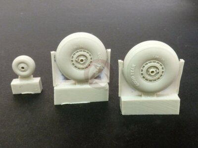 Plus Model 1/72 Wheels w/o Cover for Douglas C-47 Skytrain / DC-3 (3 wh.) AL7045