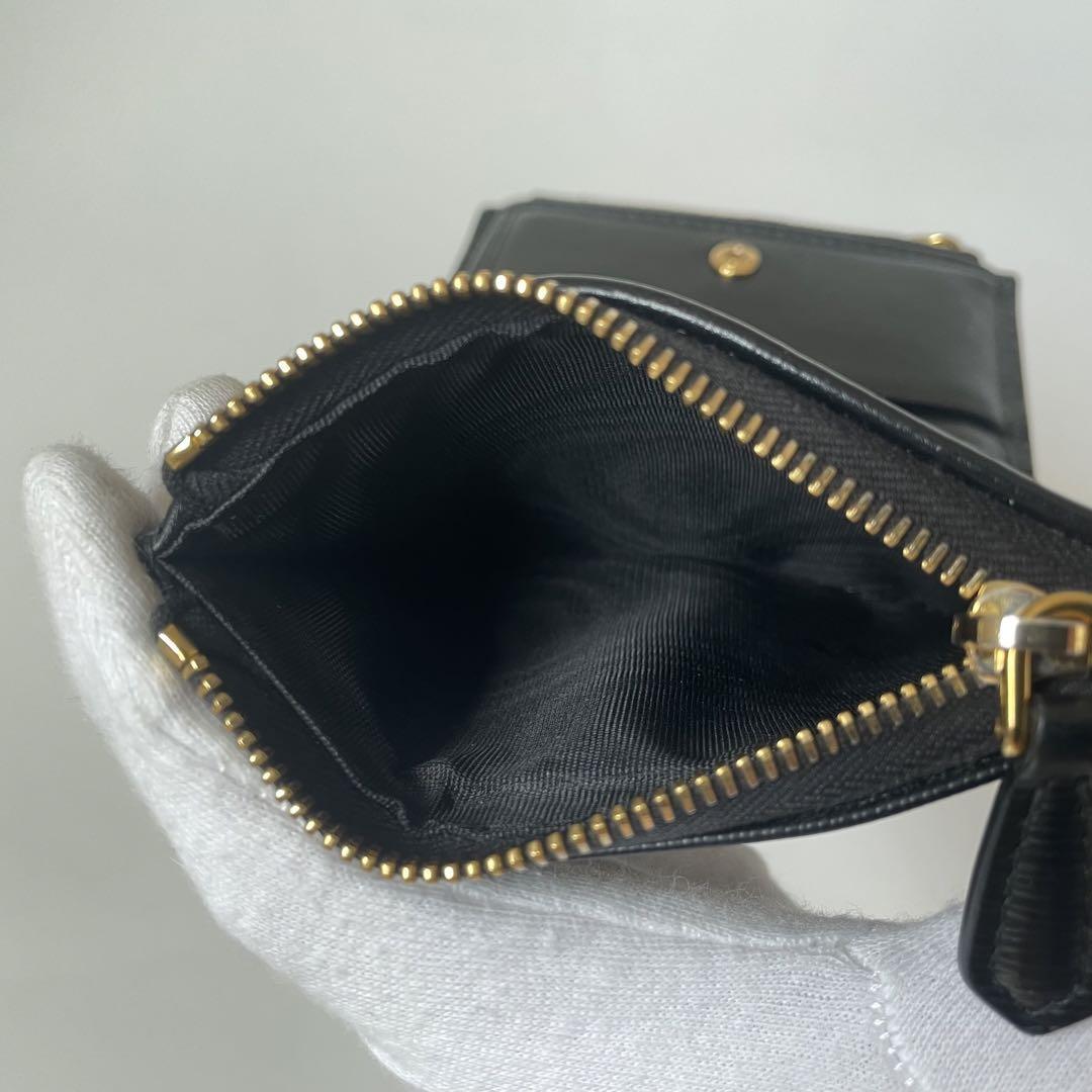 Excellent condition Prada bi-fold wallet Vitello Move leather 