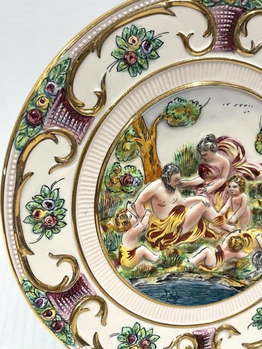 VTG Capodimonte Hand Painted 3D Porcelain Wall Handing Plate Marked Italy 9 1/4” - Bild 2 von 15