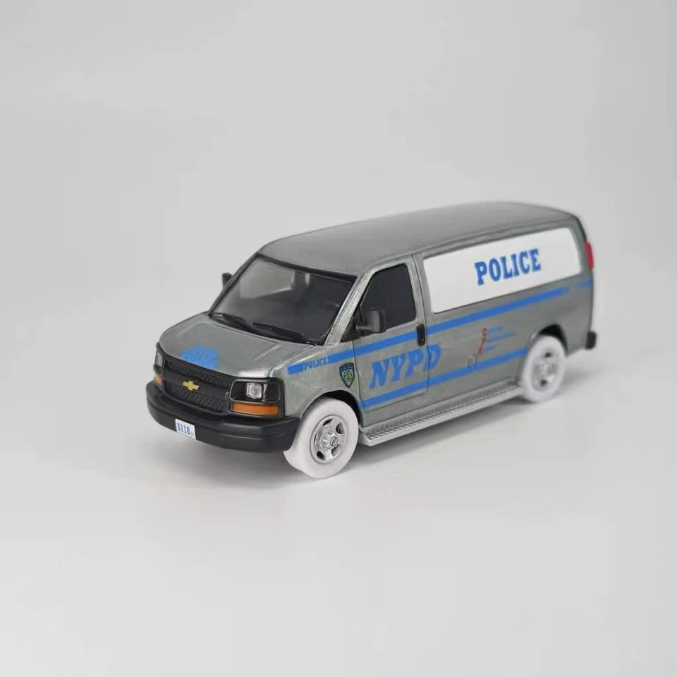 596 Modle 1: 64 CHASE E350 Suburban Tahoe Crown Vict Police Model Diecast Coll - Image 2 of 4
