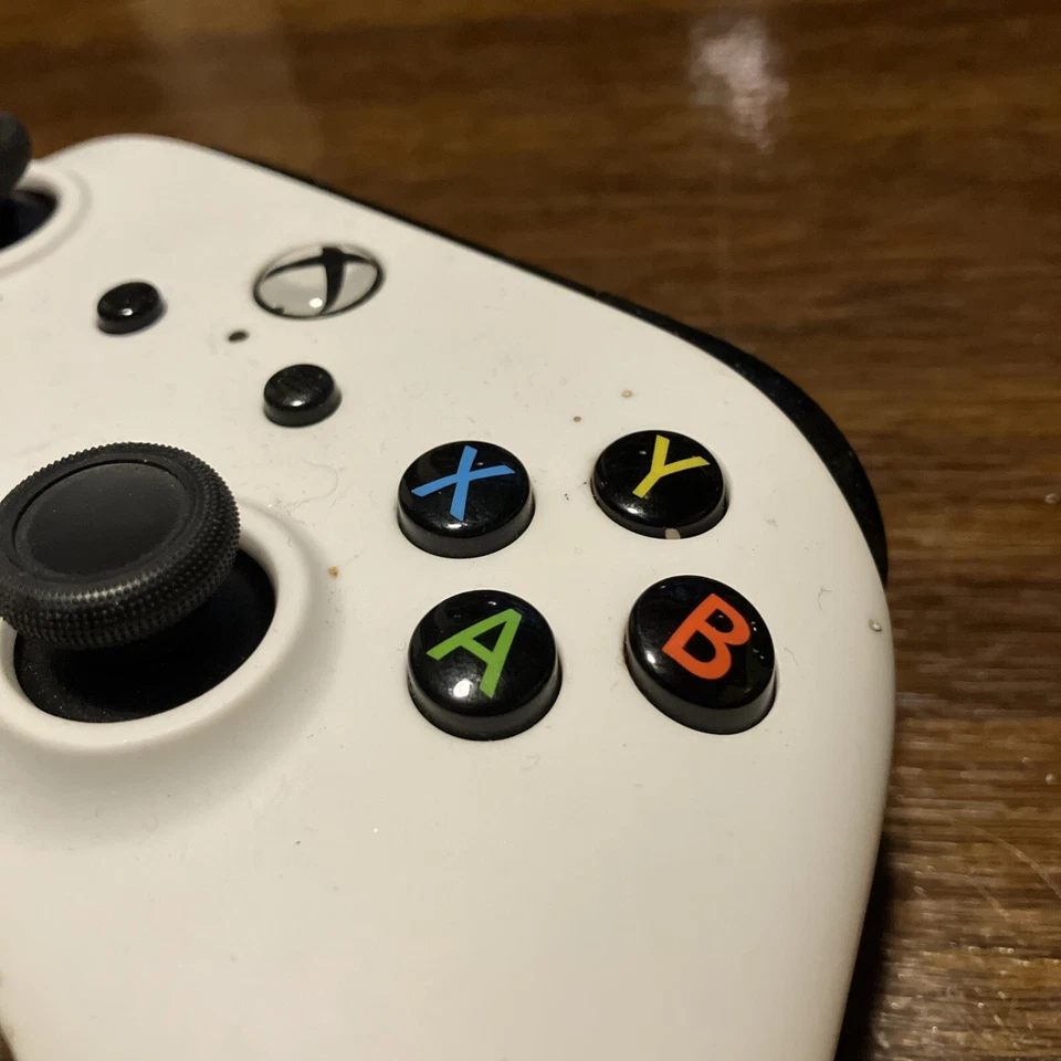 Power A Wired Xbox One White Controller 1506928-01 Sticky Y Button NO CABLE - Image 4 of 4