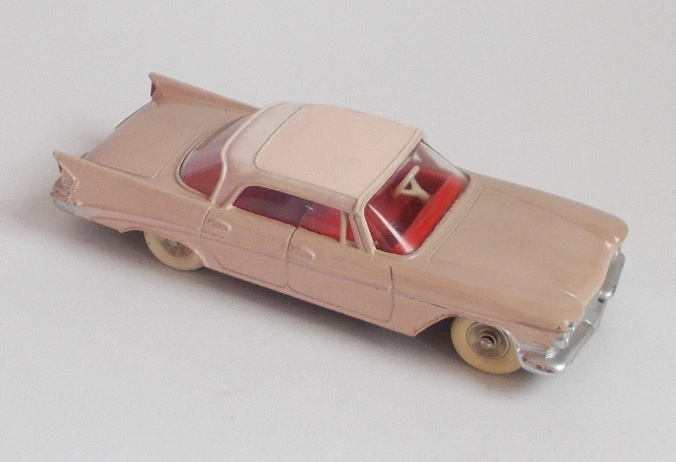 Dinky Toys - 550 - Chrysler Saratoga - Immagine 3 di 4