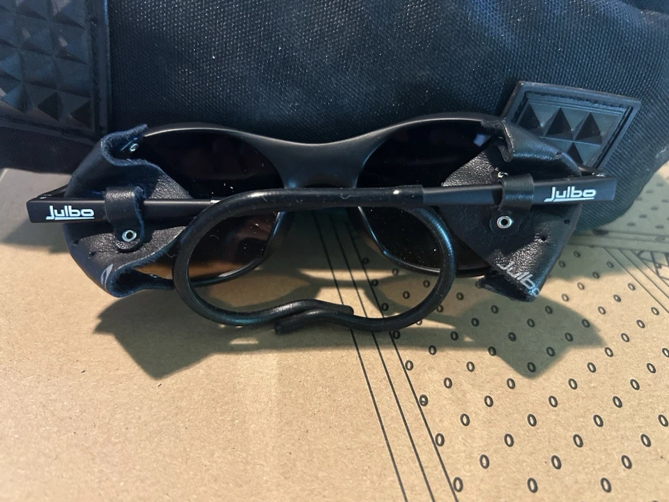 Gafas de sol Julbo Glacier Spectron marco negro azul espejo protectores laterales Foto 2 de 4