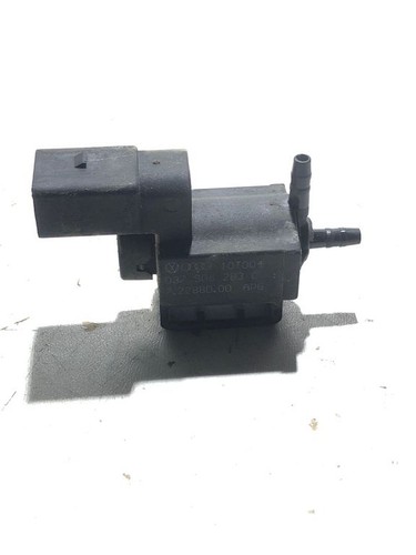 Volkswagen Touareg II Turbolader Druckwandler Magnetventil 037906283C