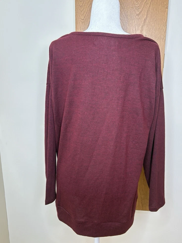 Suéter French Laundry Borgoña Cuello en V Manga Larga Mujer Talla M-L Cómodo Invierno Foto 4 de 4