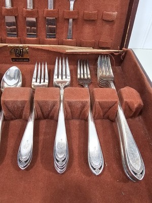 Roger Bros 1847 Rogers Bros. Heritage Pattern Silver Plate
