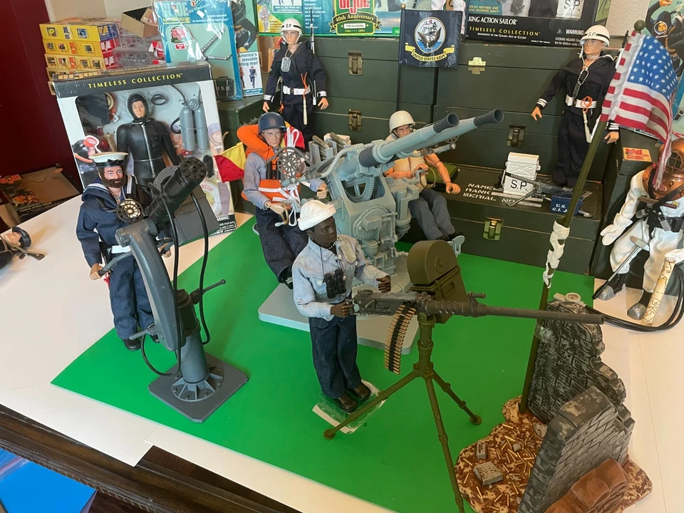 G.I. Joe 40th Anniversary " Uniform & Accessories" Drop Down List - Mint Quality - Image 3 of 4