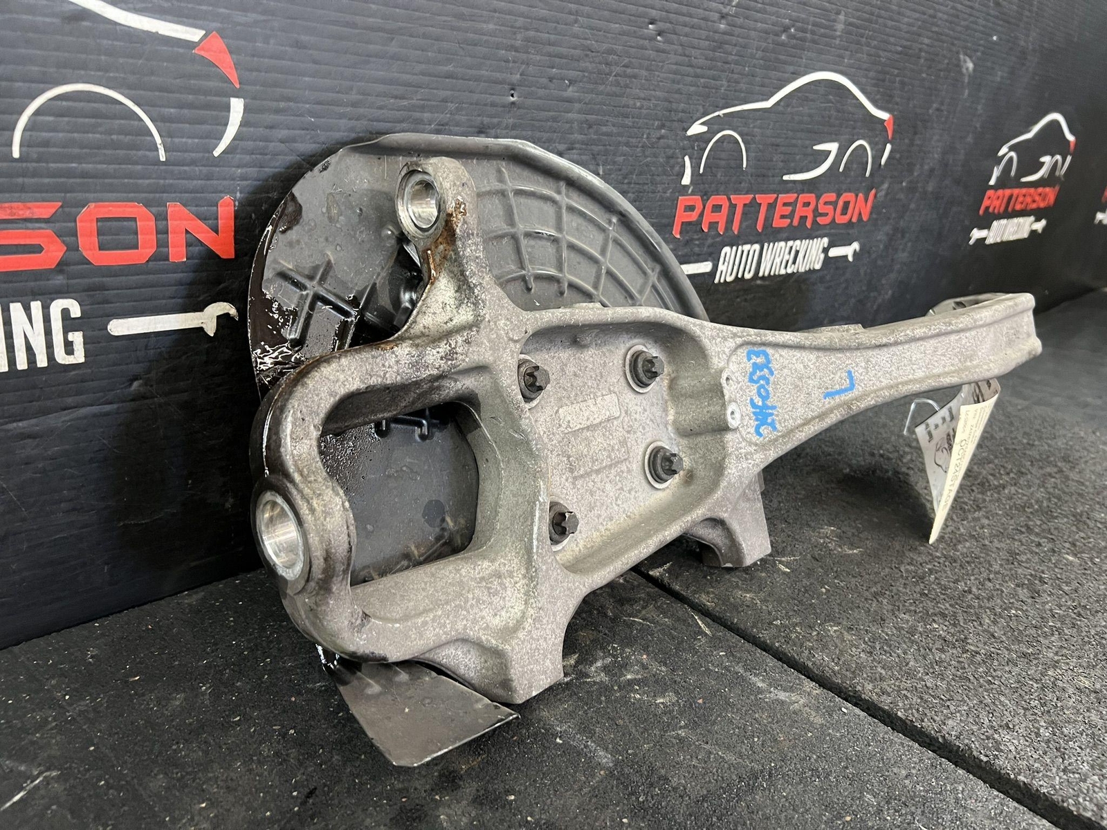 14-17 MASERATI GHIBLI FWD FRONT DRIVER LEFT LH KNEE KNUCKLE