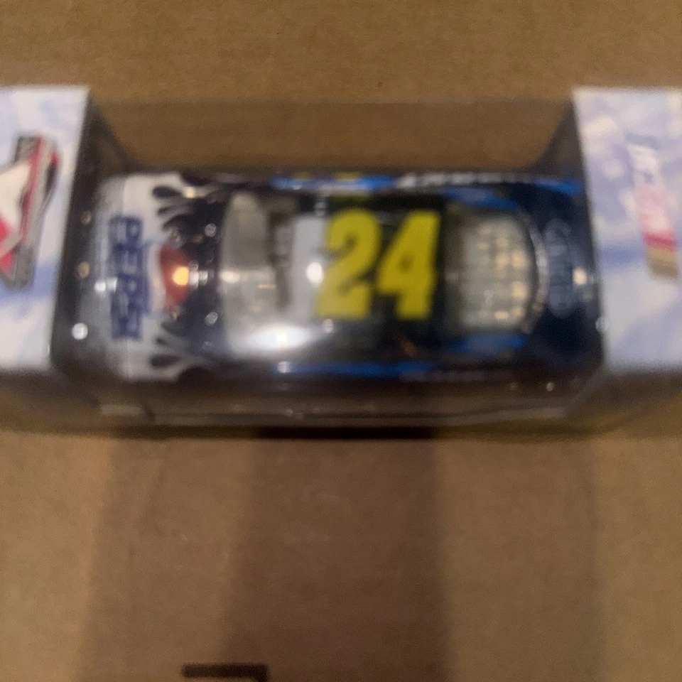 Jeff Gordon 2007 #24 Pepsi NASCAR COT Diecast 1:64 - Image 3 of 4