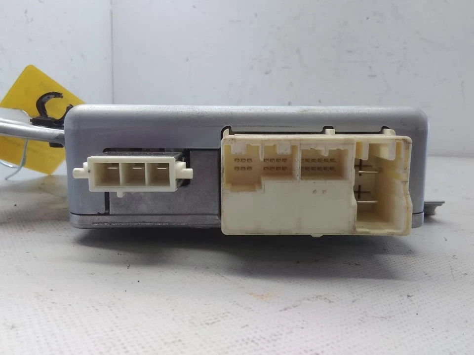 Centralina sterzo Toyota Prius+ W4 EPS 89650-47412 anno 2015 - Immagine 2 di 4