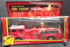 New Bright BUMP N GO FIRE ENGINE 1058 - Vintage 1987 Battery Operated