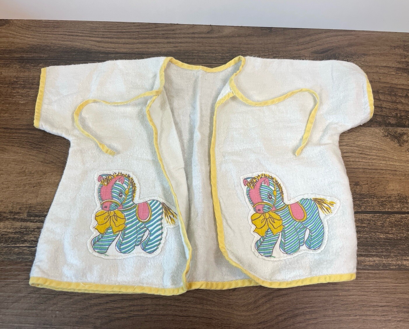 Camicia neonato vintage pannolino camicia pannolino pannolino cavallo pony giallo bianco