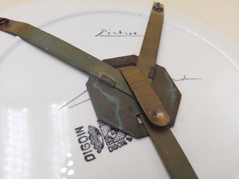 Pablo Picasso, assiette en faïence de Digoin sareguemine , Texte de Paul Eluard - Photo 3/4