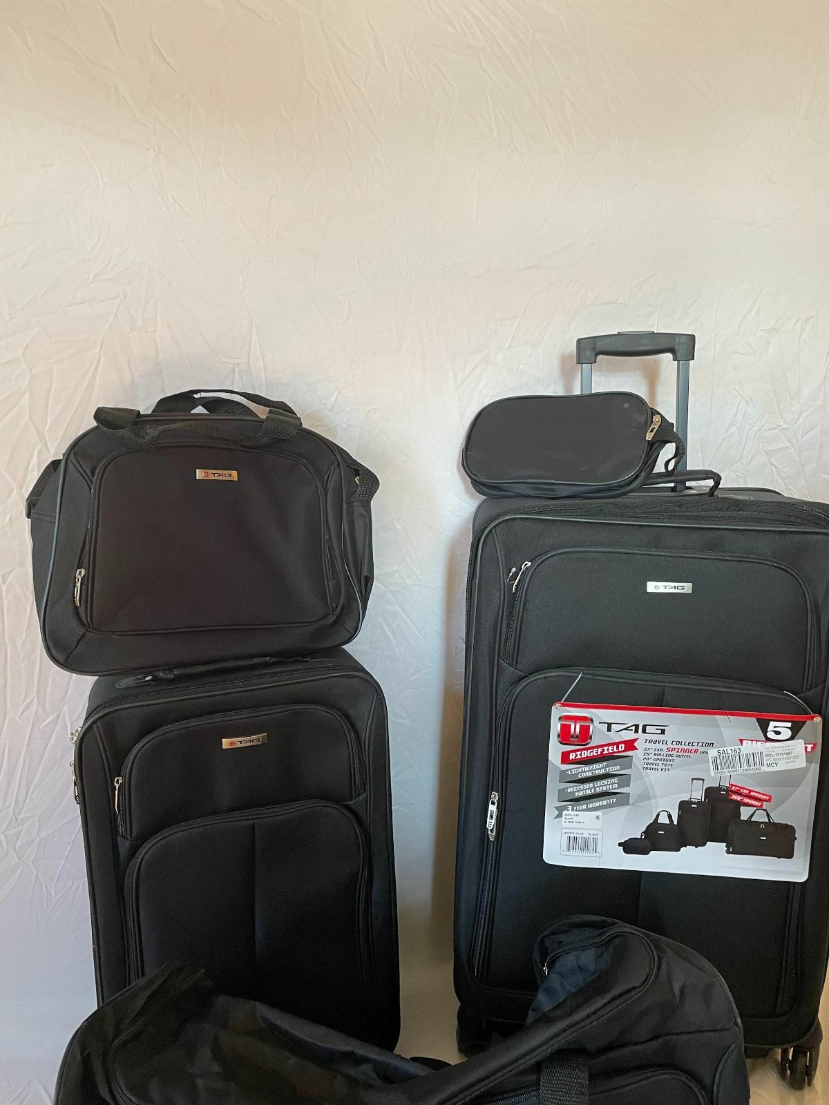 300 New TAG Ridgefield Black 5 PC Luggage Set Expandable Suitcase