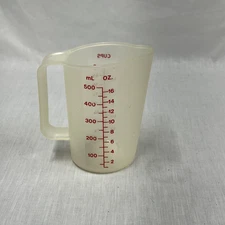 Vtg Tupperware Measuring Pitcher Cup 16oz/2 Cups Clear 500ml #1669-4 Red Numbers